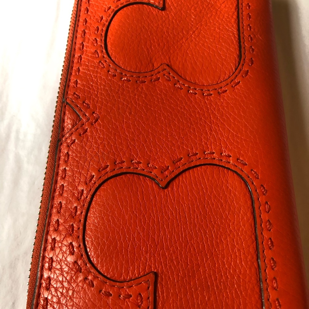 Tory Burch Orange Pebbled Leather Heavy Stitching Bifold Clutch Zipper 8 X 4